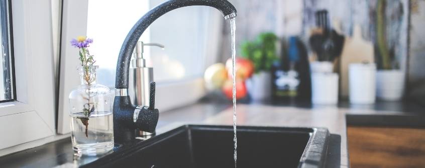 7 Methods to Filter Water at Home Naturally hdr