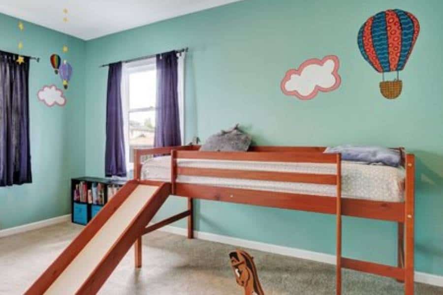 An exciting kid bed slide