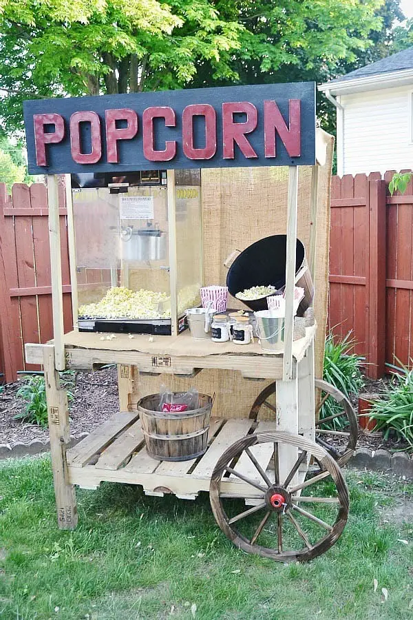 Movie-Room-Pallet-Popcorn-Stand