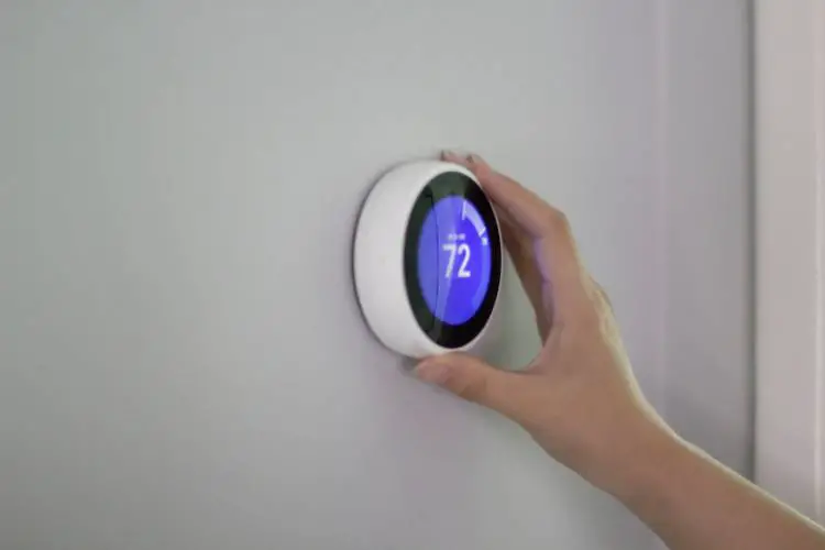 Smart home thermostat