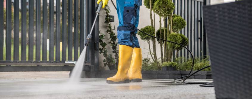 Top Tips for Pressure Washing Your Driveway hdr