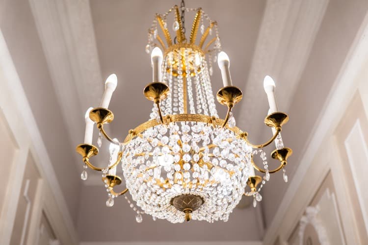 choosing luxury chandelier
