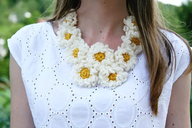 crochet daisy chain necklace diy