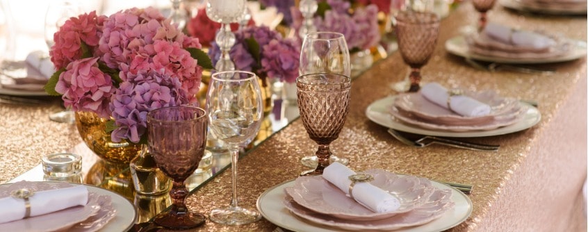 decorative-glitter-table-cloth