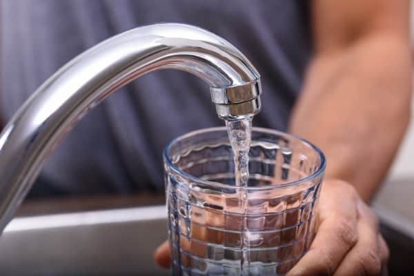 filling water cup