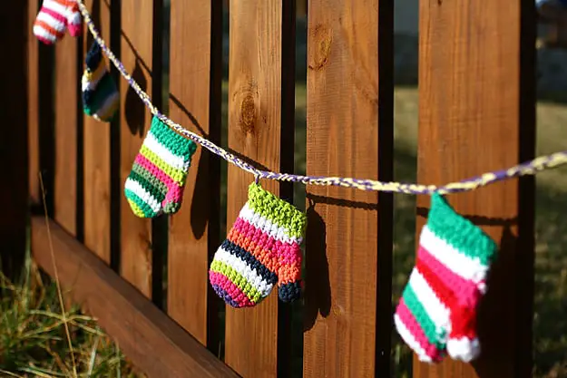 mitten garland outdoors