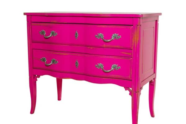 vintage-pink-dresser-girls-room